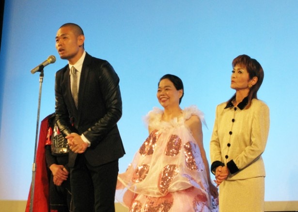 京都市出身の今いくよ・くるよ、映画監督としても活躍する品川ヒロシ、鉄拳らも会見に登壇。