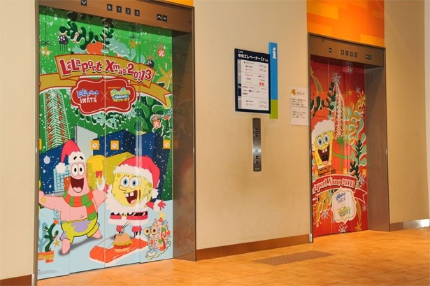 エレベーターの扉もスポンジ・ボブ仕様に!!さまざまな所にちりばめられた装飾を楽しもう