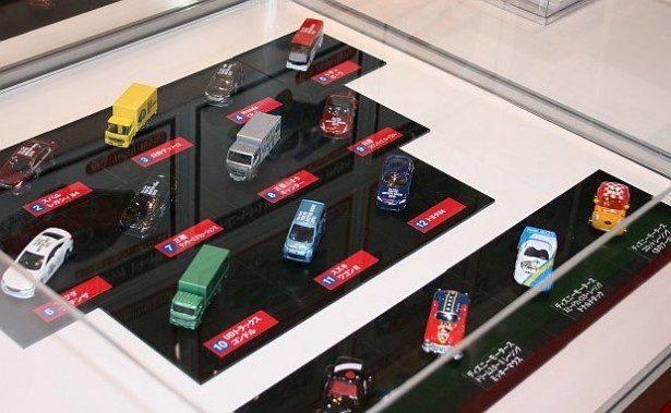 東京モーターショー開催記念モデルのトミカも