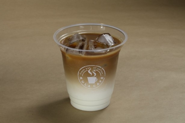 プレミアアイスラテはブレンド豆を焙煎後、急速冷却することにより香りを閉じ込めることに成功