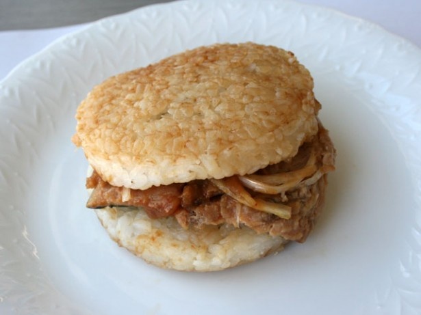さば味噌 骨までやわらか仕込み(360円)は、まさに和の朝食と呼ぶにふさわしい一品