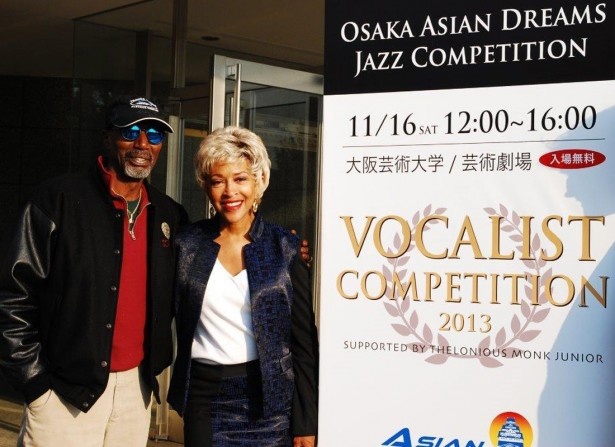 左から審査員のセロニアス・モンクJrさん、シンシア・ホリデーさん