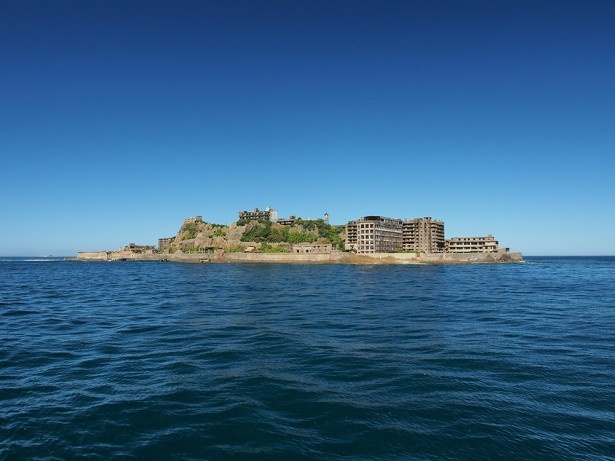 長崎県の端島(軍艦島)