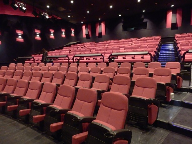もはやアトラクション？　“体感する”映画上映システム「4DX （TM）」が九州に初上陸！　