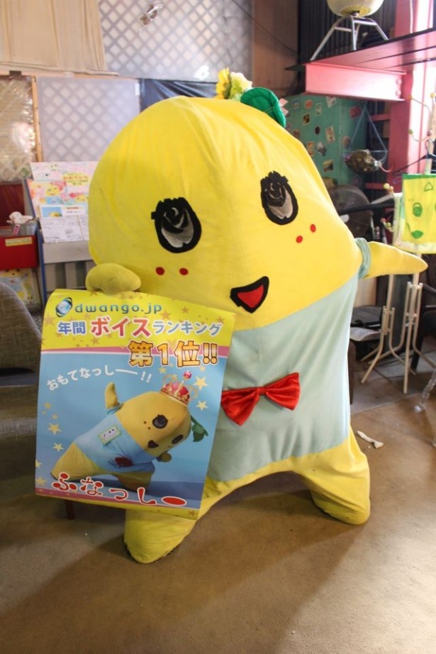 「dwango.jp2013年年間ボイスランキング」1位のポスターと