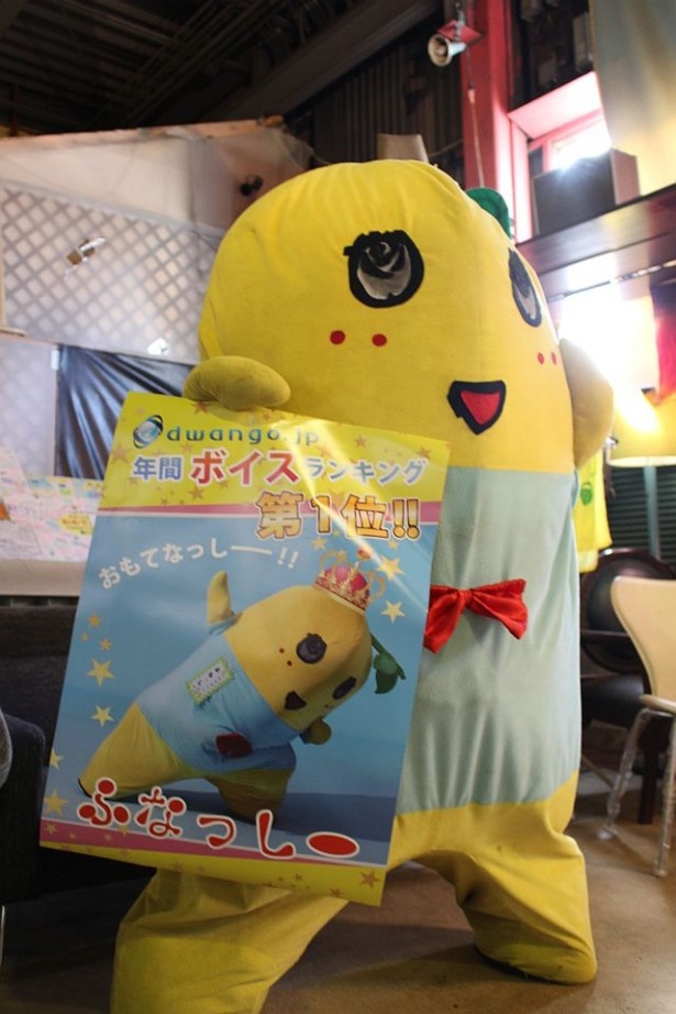 「dwango.jp2013年年間ボイスランキング」1位のポスターと