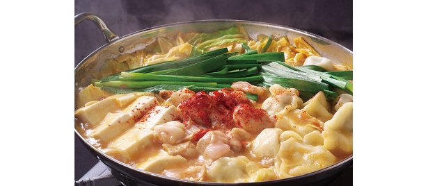 名古屋駅前に新店 水餃子が入ったモツ鍋が名物