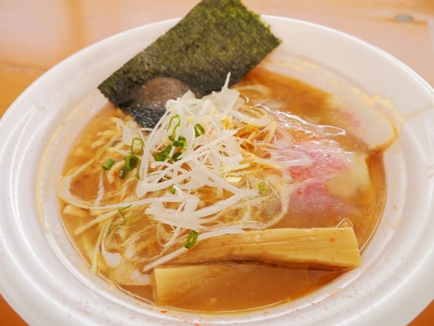 関西の人気店「JUNK STORY」「麩にかけろ 中崎壱丁」「たけ井」のコラボによる三十路の味噌ジンジャーラーメン