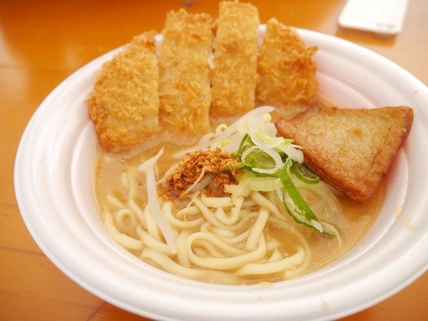 高知・土佐で人気の「土佐蔵出し味噌 麺屋なかひろ」が販売する土佐ご当地！ 豪快味噌カツラーメン