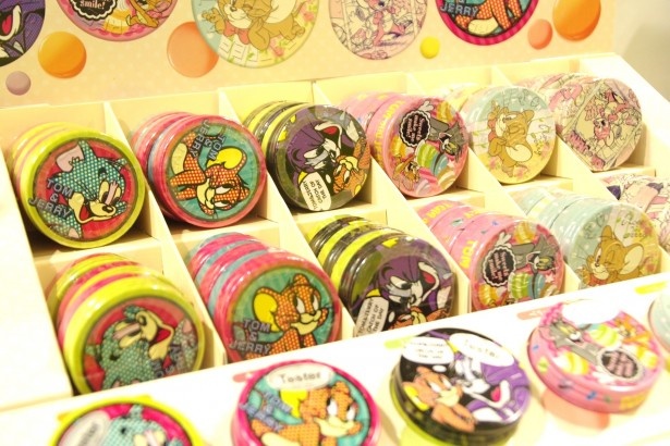 フルーツの香りがするリップバームは全6種で1個1260円
