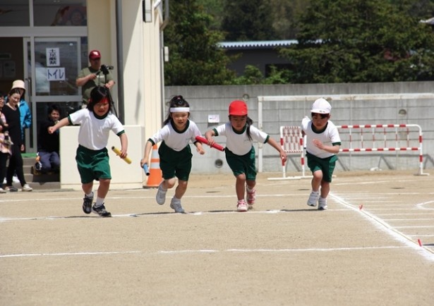 子供たちの緊張感が笑みをさそう作品　優秀賞を受賞