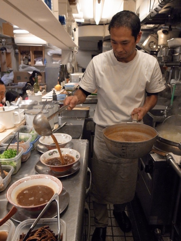 都立家政にある食堂七彩の店長川村氏が渾身の一杯を作ってくれた