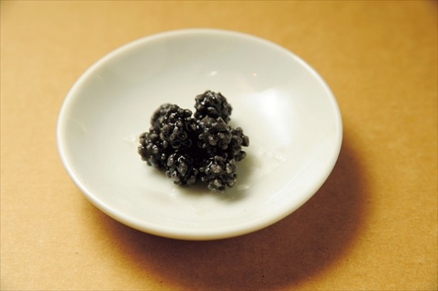 「緑寿庵清水」の黒ごまの金平糖は香ばしい味わいが凝縮されている
