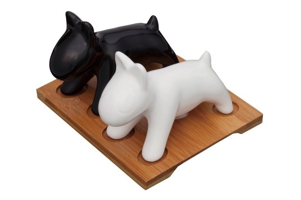 黒い犬が塩用、白い犬がコショウ用のソルト＆ペッパー(630円/ASOKO) 