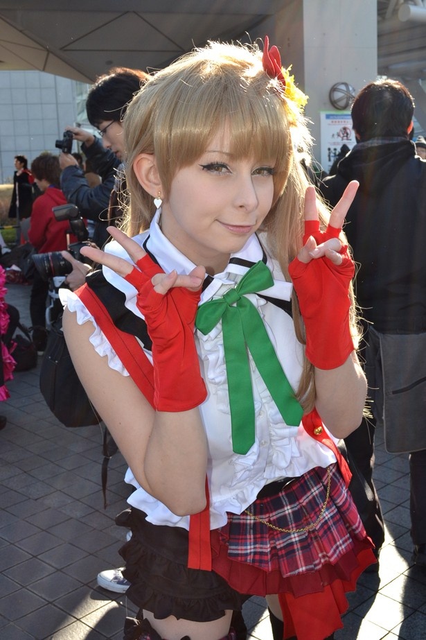 「ラブライブ！」の絢瀬絵里に扮するユリコ・タイガーさん