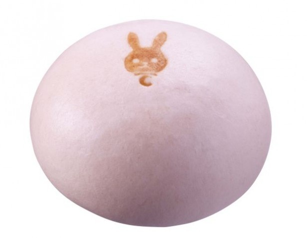 【写真を見る】うさぎをイメージした焼印付き！見た目も可愛い中華まん