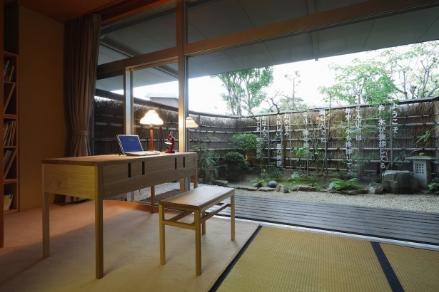 オリジナルの詩が展示された庭園