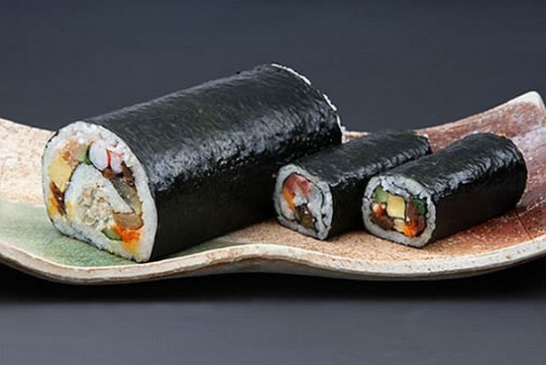 恵方巻が進化！メガ巻＆セレブ巻で節分に福を