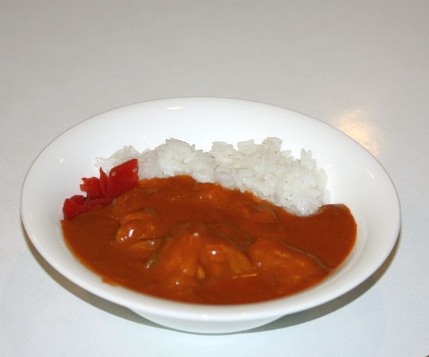 手間隙かけて作ったサンルートプラザ東京のトマトクリームチキンカレー