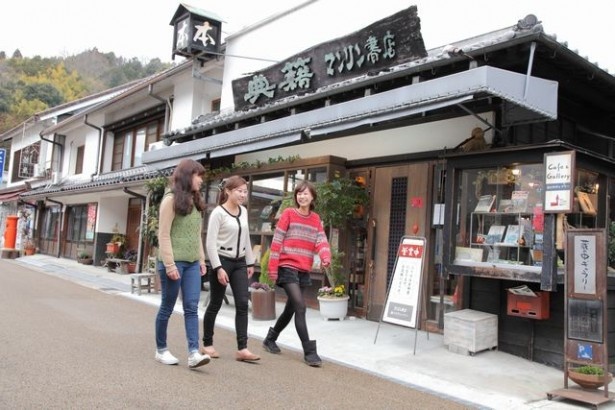 板取の家の次は足助へ