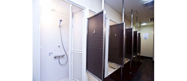 キレイなシャワールーム完備で、女性に嬉しい