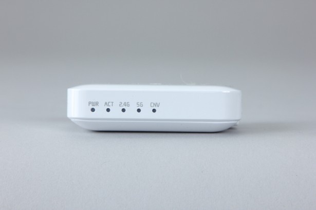 Wi-Fi機能は最新規格のIEEE 802.11acをサポート。最新のスマートフォン/タブレットで高速なインターネットアクセスを楽しめる