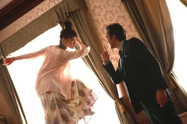 貫地谷しほりさん演じる藤宮濤子。校長とのバトルはいかに!?