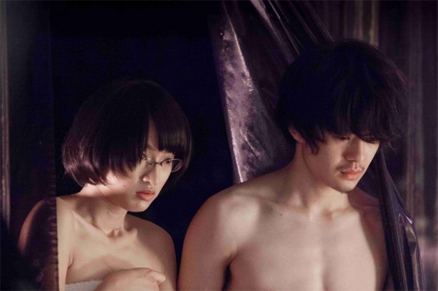 ニートの青年（池松）は一見地味な女子大生（門脇）に、しだいに特別な感情を抱くが…