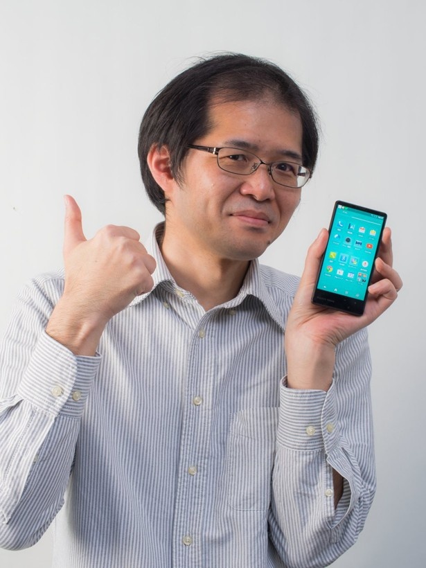 週刊アスキー副編加藤兄がオススメ！　大きさが最高なスマホ「AQUOS PHONE Xx mini」