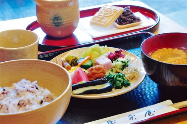 阿古屋茶屋のお茶漬けバイキング