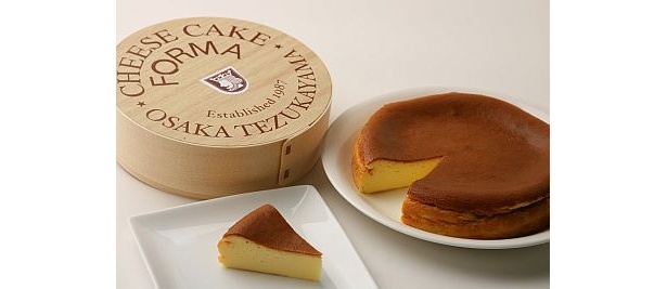 木箱入りホールタイプのチーズケーキ（FORMA）