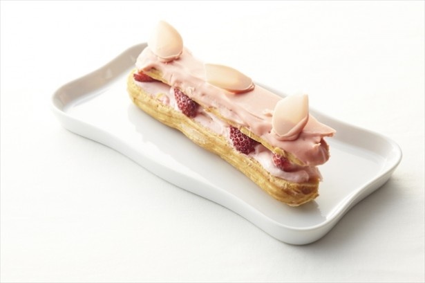 「ケントハウス プリュス」の「桜香るいちごのミルフィーユ エクレア」