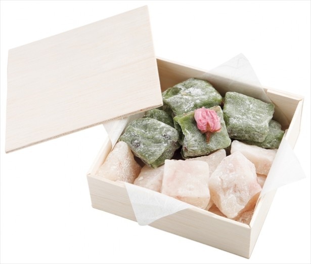 「仙太郎」の「桜と蓬(よもぎ)のもちひ」
