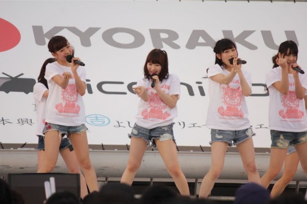 ライブを繰り広げたNMB48