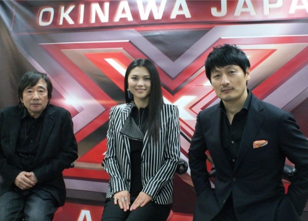 写真左より、kaz utsunomiya、仲宗根梨乃、松尾潔