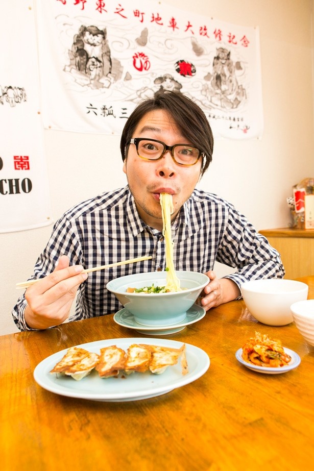 編集部が本気で体を張った企画では、ラーメンスナイパー・赤井がラーメンを担当！“鴫野食堂”でつるっと！