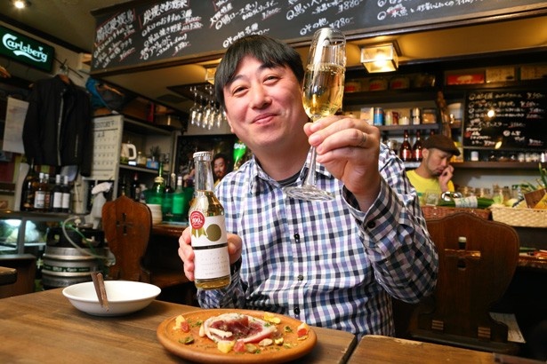 晩酌が大好きな副編集長・若林は大阪・東梅田の“炭屋キッチン　やまや”で一杯！