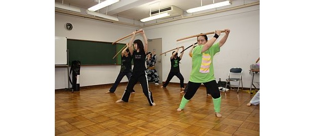 “レキジョ”が通う？「殺陣教室」の魅力とは