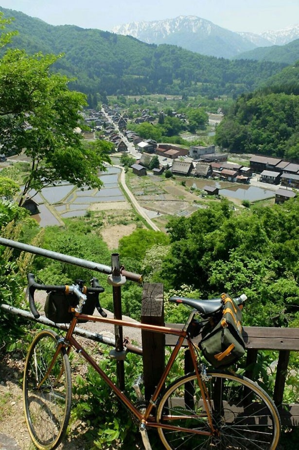 長良川鉄道越美南線が走る、のどかな田園地帯