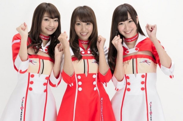 コスチュームは彼女たちが考えたオリジナルのデザイン