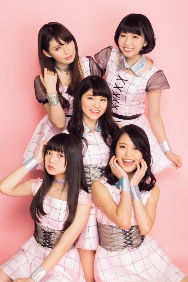 メンバーは川島海荷(写真中央)、佐武宇綺(左上)、村田寛奈(左下)、吉井香奈恵(右下)、西脇彩華(右上)