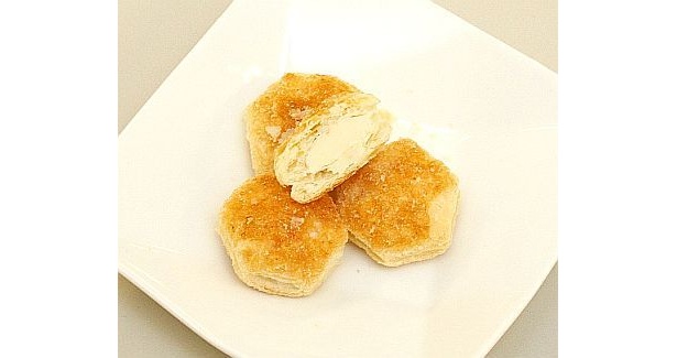 パイの中にはバニラアイス風味のホワイトチョコが！