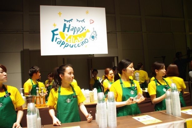 イベント会場では一足早く新作のフラペチーノが振る舞われた