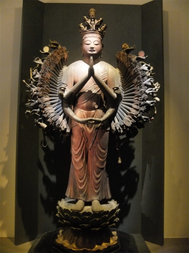 重文　千手観音立像　平安時代 十二世紀　寿宝寺蔵