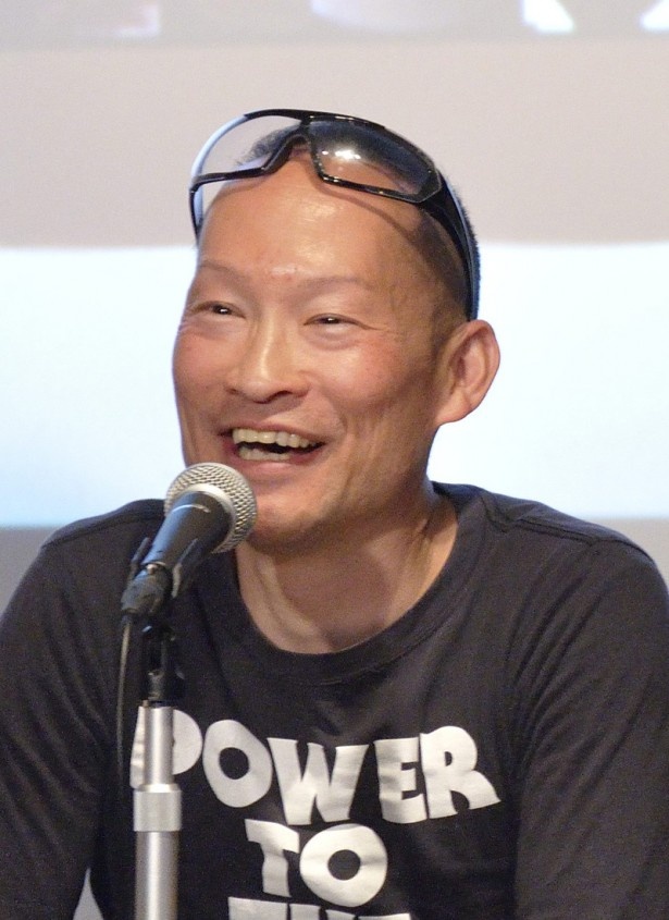 お笑い芸人のシンデレラエキスプレス 渡辺裕薫さん。年間200本近く映画を観る映画通として知られる