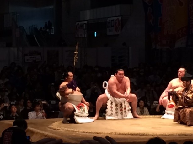 「大相撲 超会議場所」に横綱の白鵬が登場。流石の貫禄で土俵入り