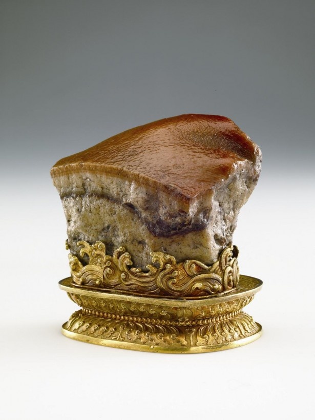 【写真を見る】もうひとつの至宝「肉形石」　清時代・18～19世紀　(展示期間：10月7日(火)～10月20日(月)/九州のみ)　台北 國立故宮博物院蔵