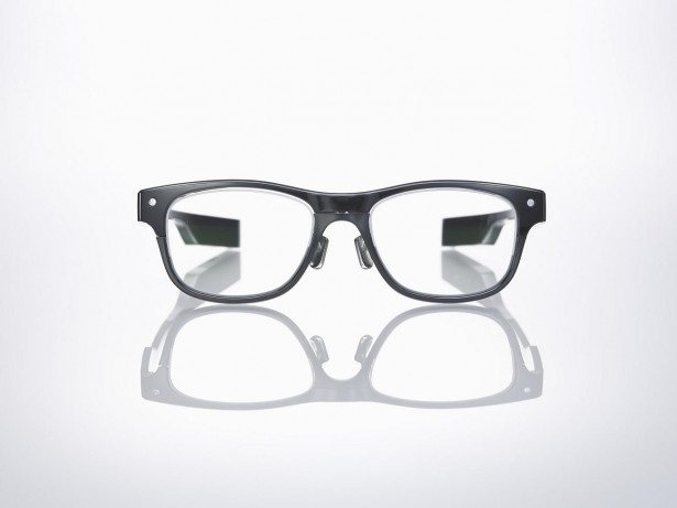 最も眼鏡らしくファッション用途から普段使いまで幅広い用途に対応する「ウエリントンタイプ」