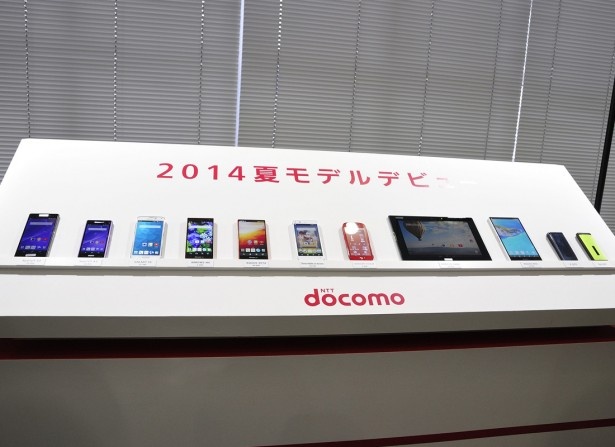 今年の夏モデルはタブレットかららくらくスマートフォンまで、全12機種