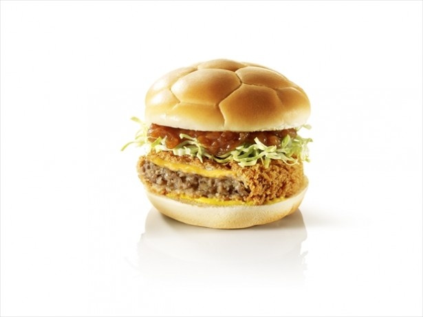 ジューシーなチーズ入りメンチカツを挟んだ「ジャパンバーガー ビーフメンチ」